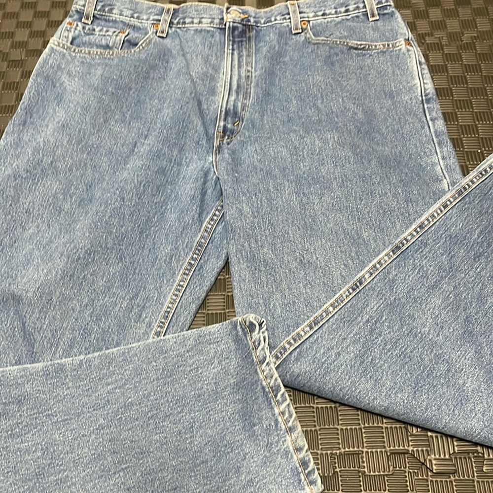 Levi’s 550 Relaxed fit blue jeans size 40 x 32